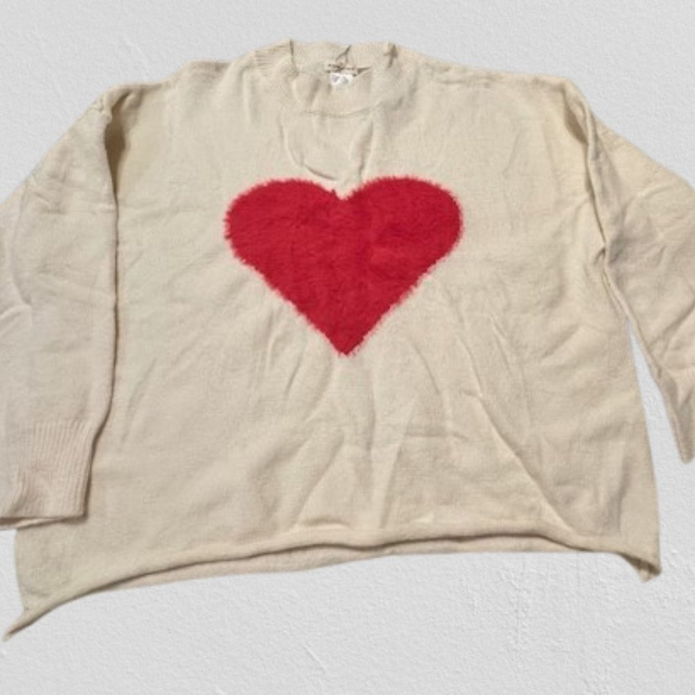 Main Strip Ivory Fuzzy Heart Sweater (2) 4282 NWT Boutique - Picture 5 of 7